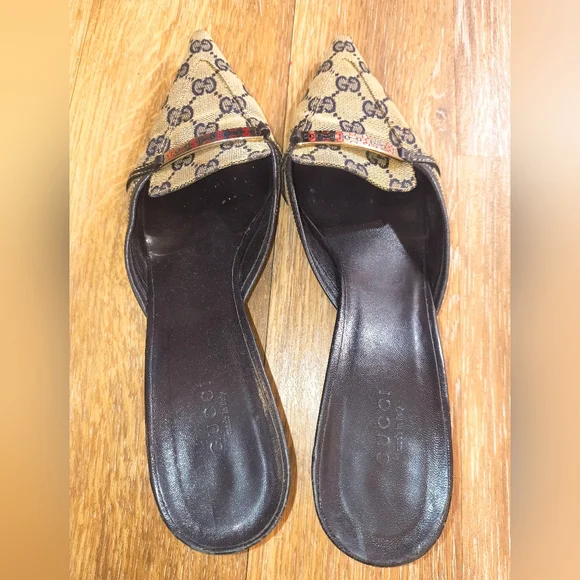Gucci - Vintage Monogram Printed Mules - Size 9B - Excellent Price Limited Time - Picture 3 of 17